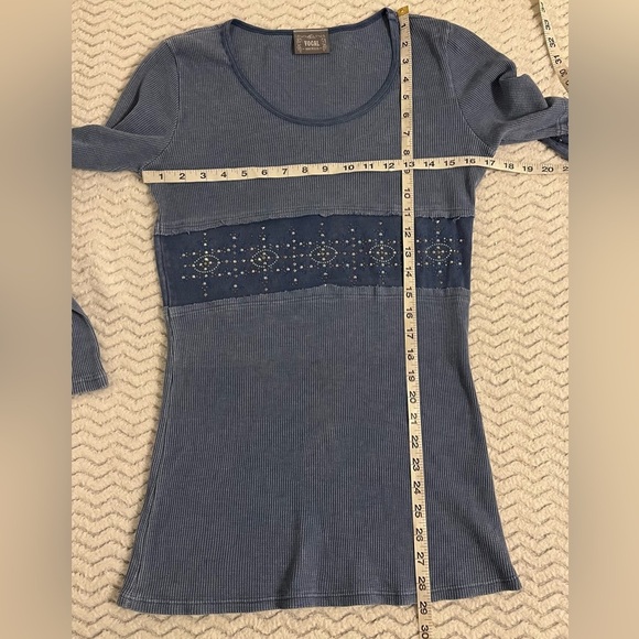 Vocal Blue Ribbed Embellished Stretch Distressed Long Sleeve Pullover Top Sz M - Picture 7 of 7